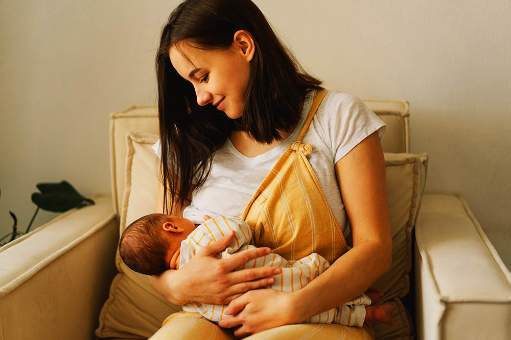 Breastmilk vs Formula: The Critical Choice Every New Parent Must Make